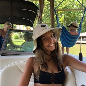 Meet your Posher, Cameron